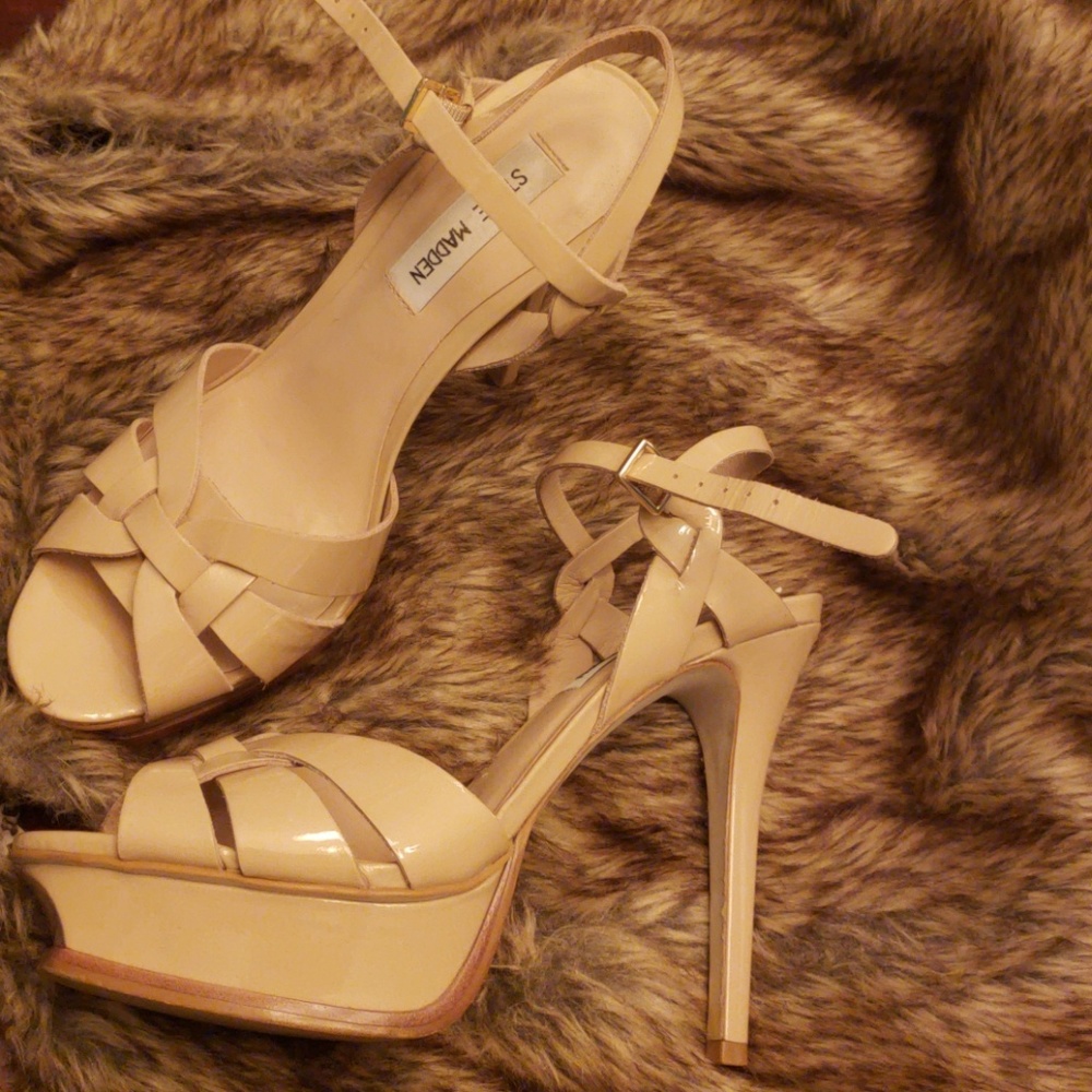 Steve Madden nude heels